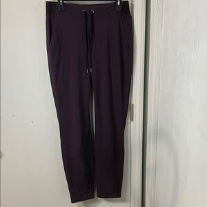 Athleta Midtown Women’s Jogger Pants Plum Purple Drawstring Sz 4T Travel Casual